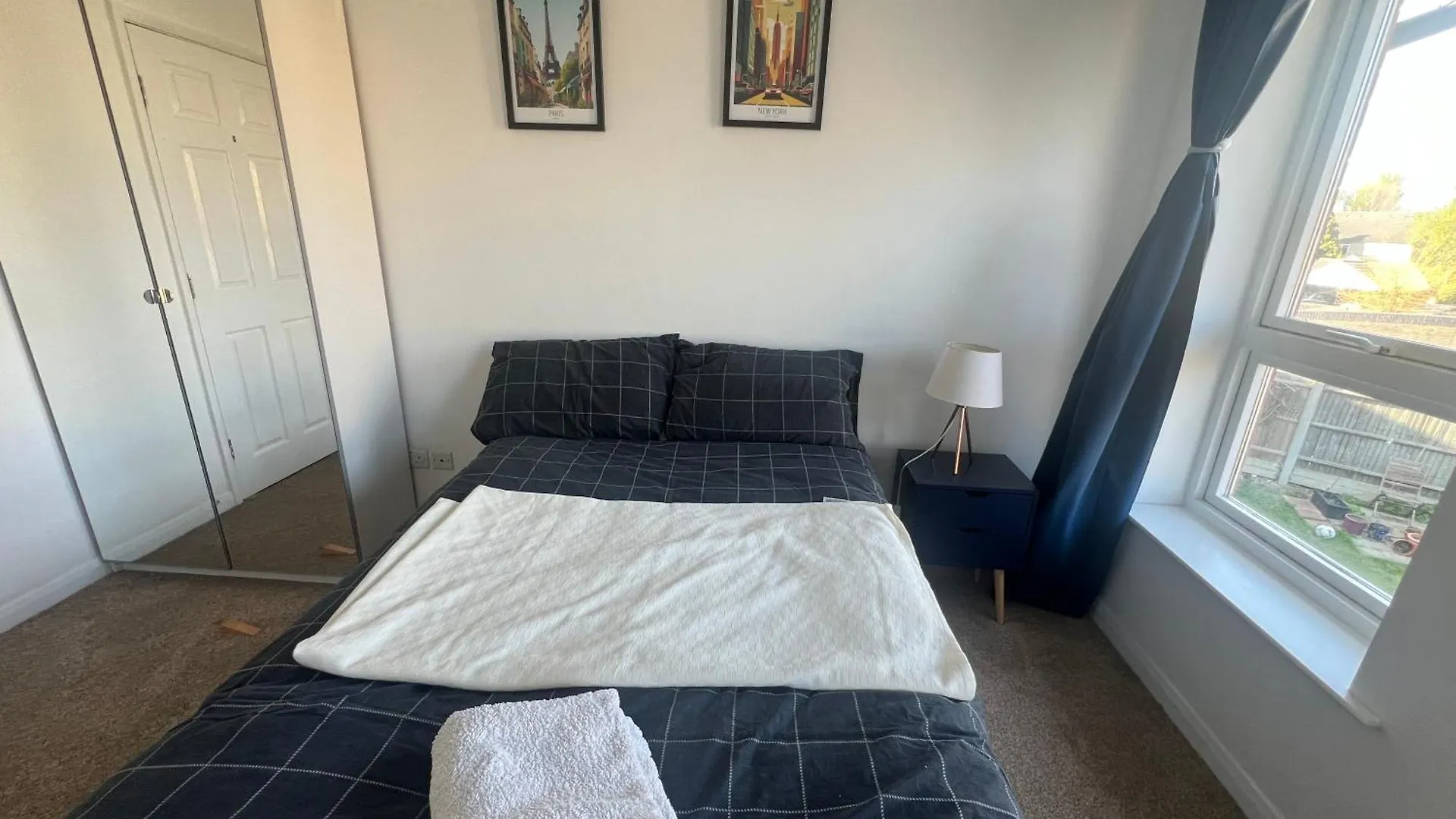 Cosy Double Room In Canada Water London