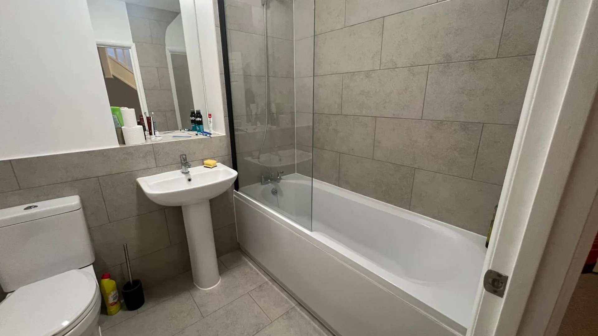 Cosy Double Room In Canada Water London Homestay
