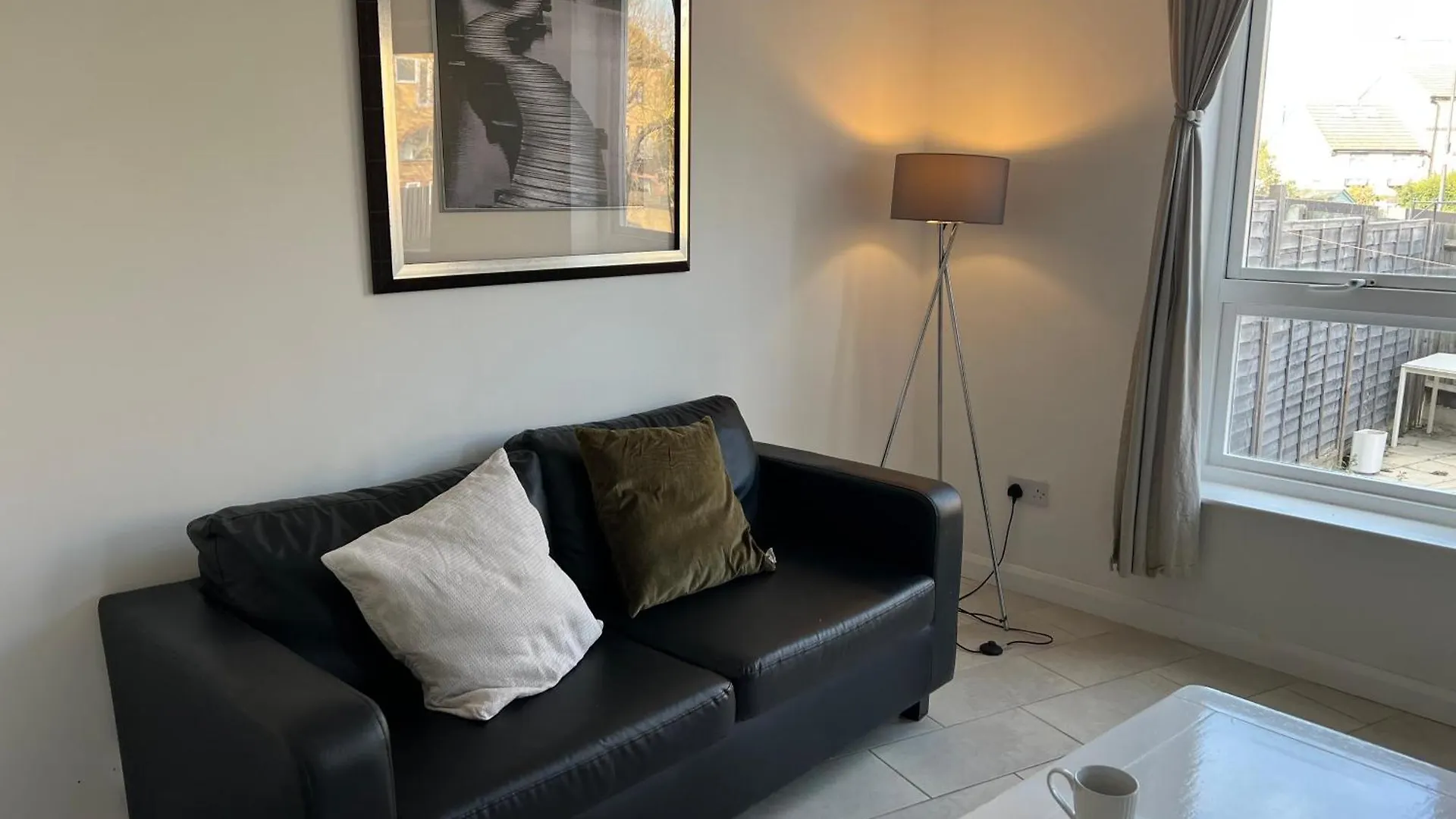 Cosy Double Room In Canada Water London
